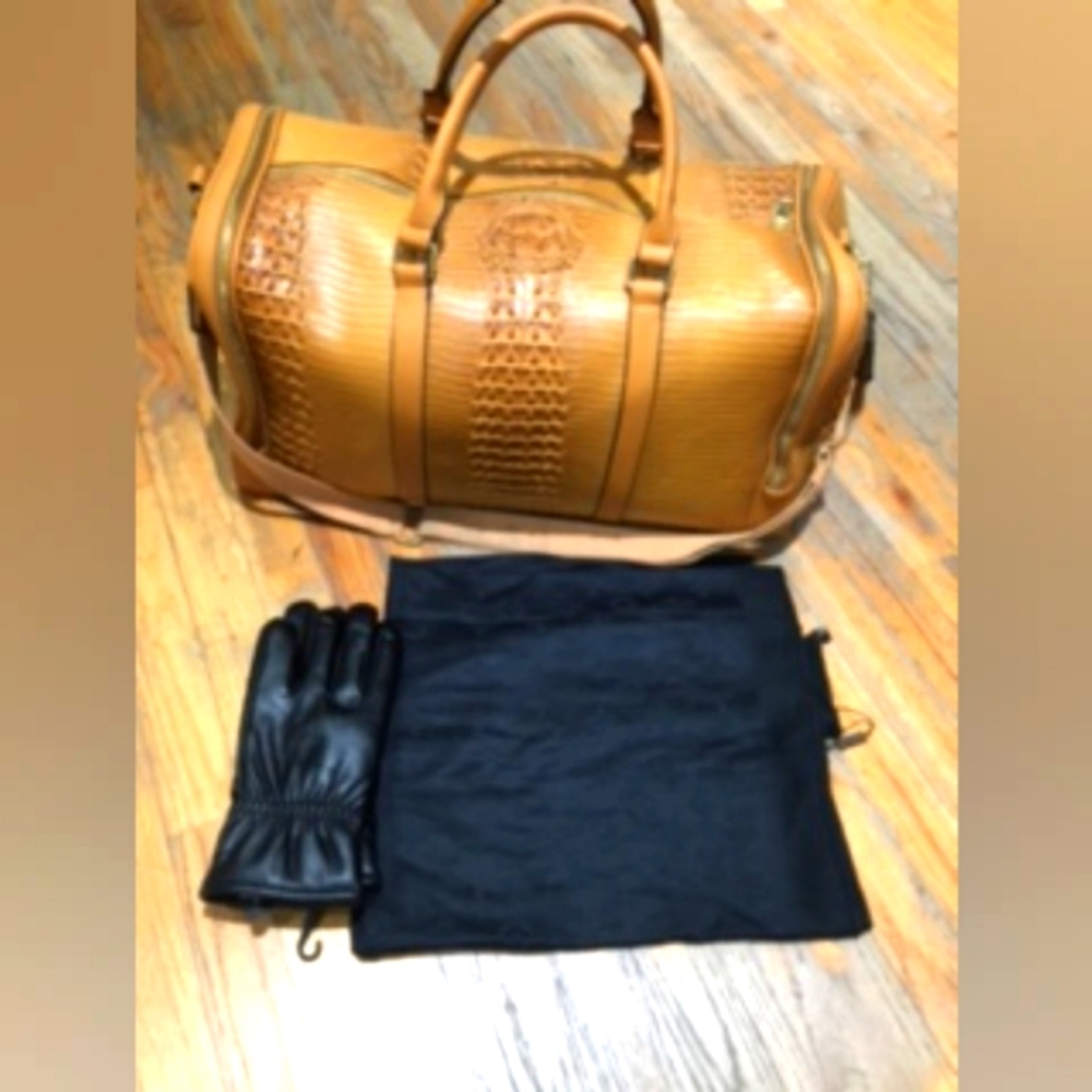 Giovanni leather duffle bag,LV driving gloves and scarf